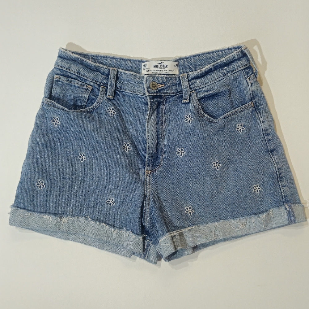 Hollister Curvy Ultra High Rise Mom Shorts 9/8 Vintage Stretch Daisy Embroidered